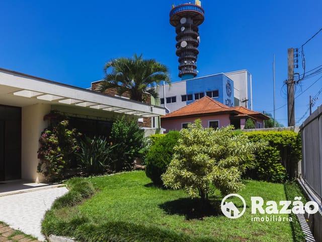 Casa com 495m² 6 quartos e 3 banheiros, à venda, no bairro Mercês em Curitiba