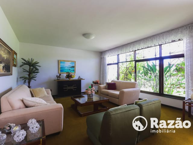 Casa com 495m² 6 quartos e 3 banheiros, à venda, no bairro Mercês em Curitiba