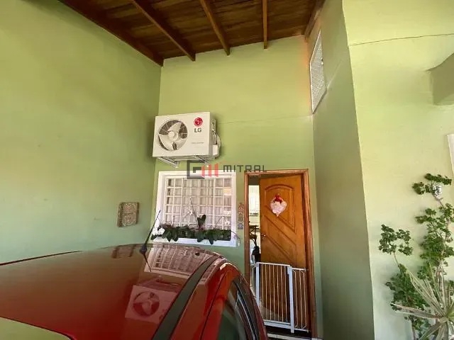 Casa com 202m² 3 quartos e 2 banheiros, à venda, no bairro Jardim São Tomás em Londrina