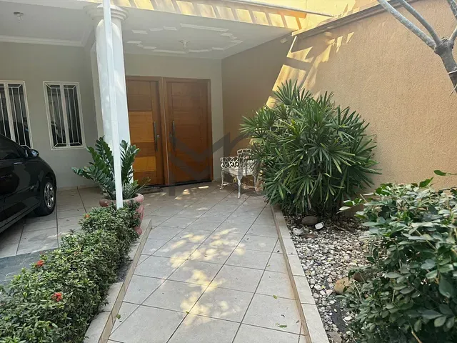 Casa com 360m² 4 quartos e 5 banheiros, à venda, no bairro Morada do Ouro em Cuiabá