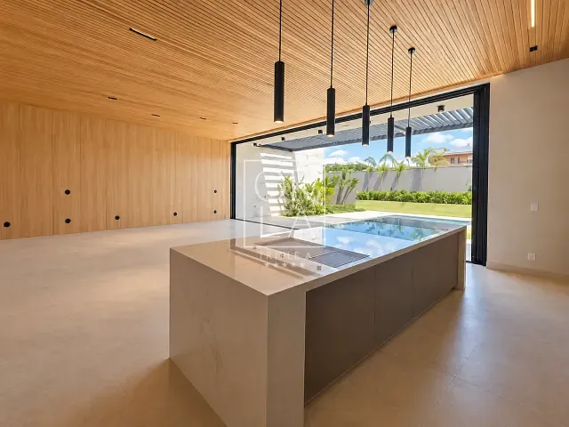 Casa com 740m² 4 quartos e 6 banheiros, à venda, no bairro Parque Cidade em Goiânia