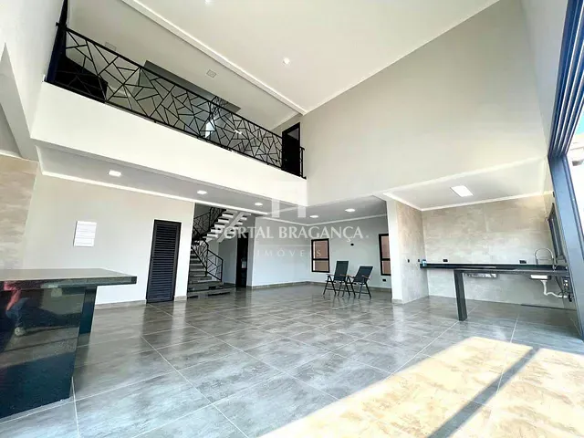Casa com 600m² 5 quartos e 7 banheiros, à venda, no bairro Condomínio Terras de Santa Cruz em Bragança Paulista