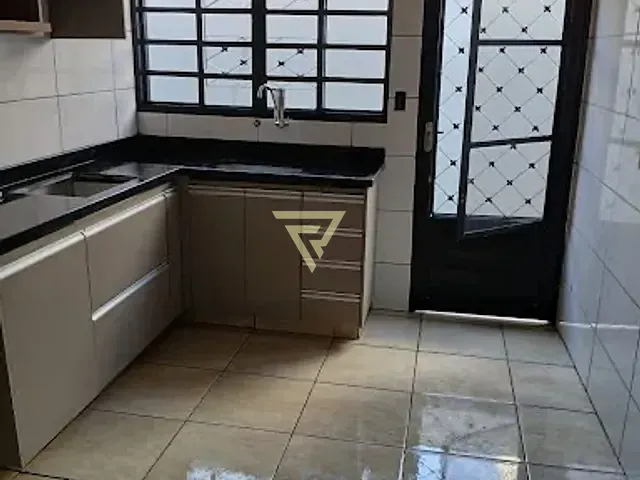 Casa com 160m² 2 quartos e 2 banheiros, à venda, no bairro Jardim Heitor Rigon em Ribeirão Preto