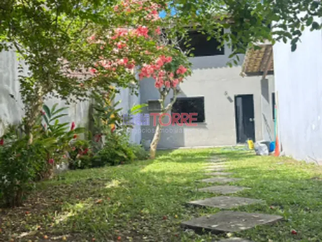 Casa com 390m² 4 quartos e 3 banheiros, à venda, no bairro São Francisco em Ilhéus