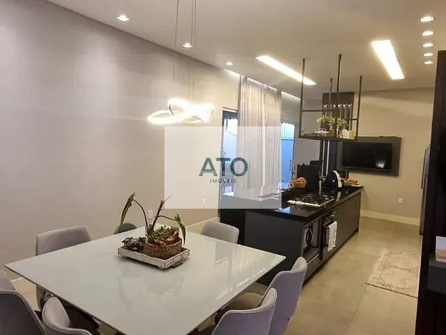Casa 2 quartos e 3 banheiros, à venda, no bairro Centro em Tijucas