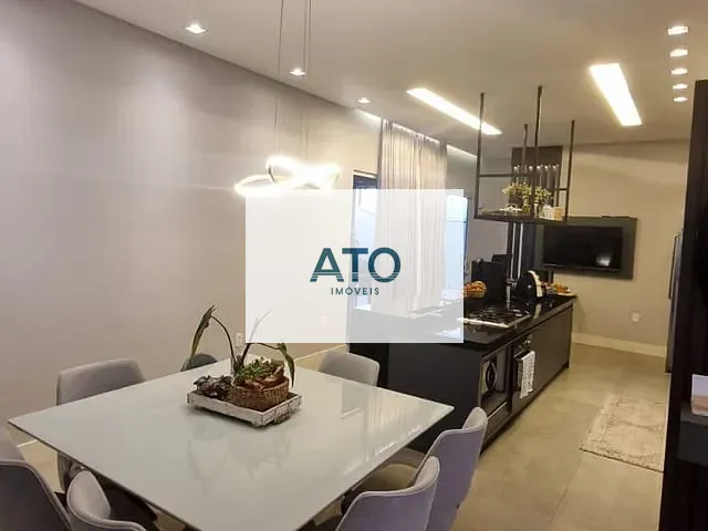 Casa 2 quartos e 3 banheiros, à venda, no bairro Centro em Tijucas
