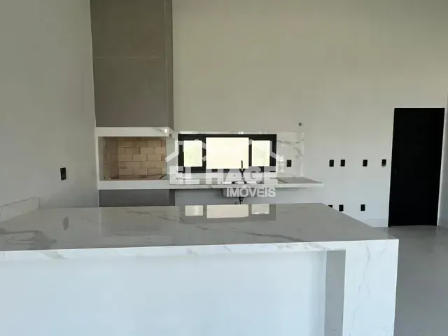 Casa com 358m² 4 quartos e 4 banheiros, à venda, no bairro Jardim Itália em Cuiabá