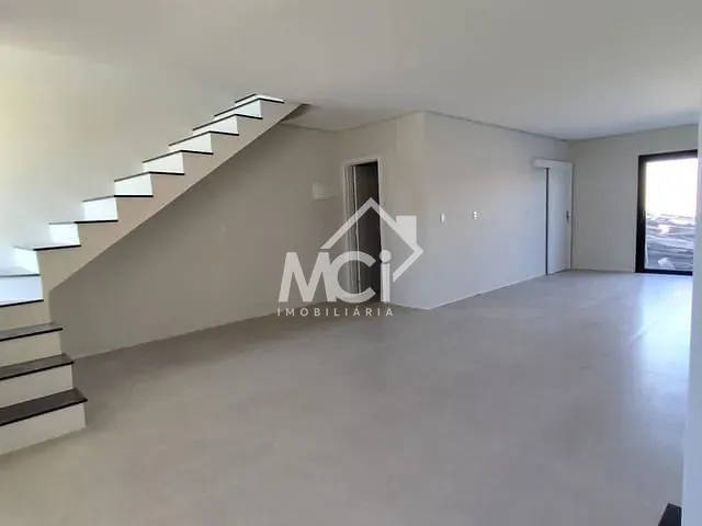 Casa 3 quartos e 3 banheiros, à venda, no bairro Três Vendas em Pelotas