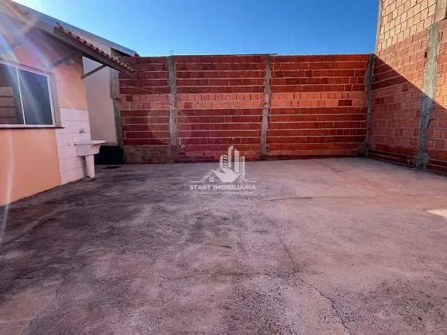 Casa 2 quartos e 1 banheiro, para alugar, no bairro Conjunto Habitacional Martini em Pederneiras