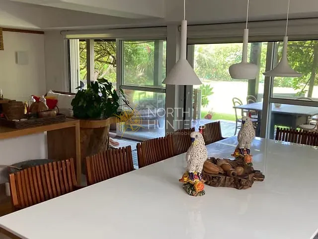 Casa com 600m² 8 quartos e 6 banheiros, para alugar, no bairro Ingleses do Rio Vermelho em Florianópolis