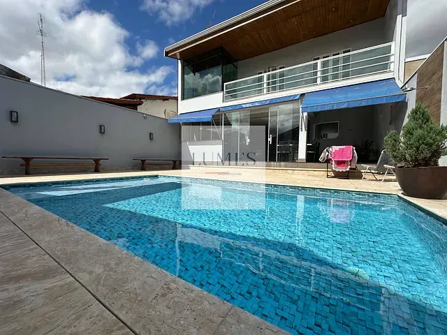Casa com 400m² 4 quartos e 3 banheiros, à venda, no bairro Antônio Zanaga I em Americana