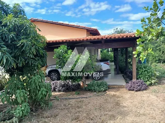 Casa 3 quartos e 2 banheiros, à venda, no bairro Gravtá em Araçuaí