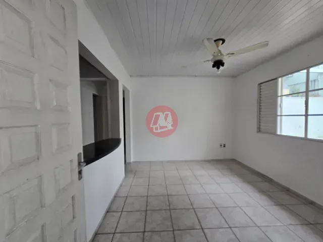 Casa com 311m², para alugar, no bairro Jardim Botânico em Porto Alegre