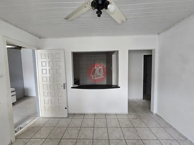 Casa com 311m², para alugar, no bairro Jardim Botânico em Porto Alegre