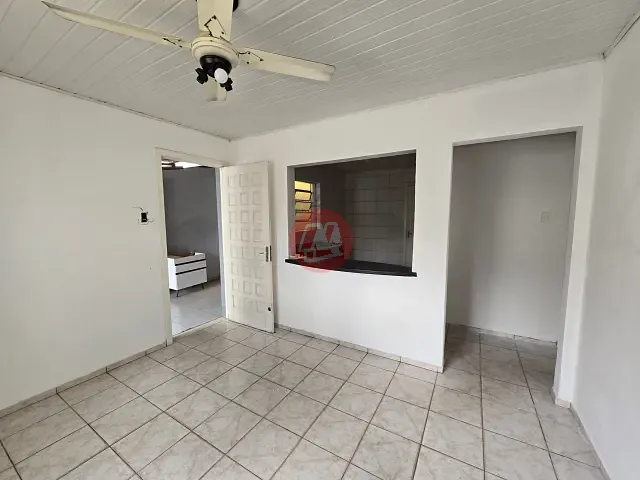 Casa com 311m², para alugar, no bairro Jardim Botânico em Porto Alegre