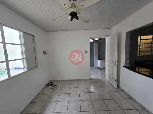 Casa com 311m², para alugar, no bairro Jardim Botânico em Porto Alegre