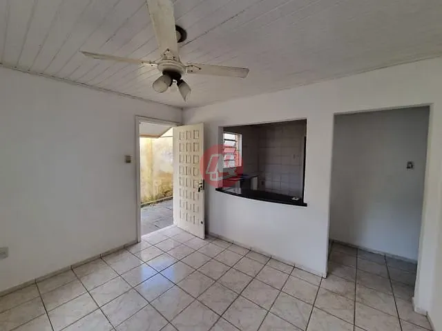 Casa com 311m², para alugar, no bairro Jardim Botânico em Porto Alegre