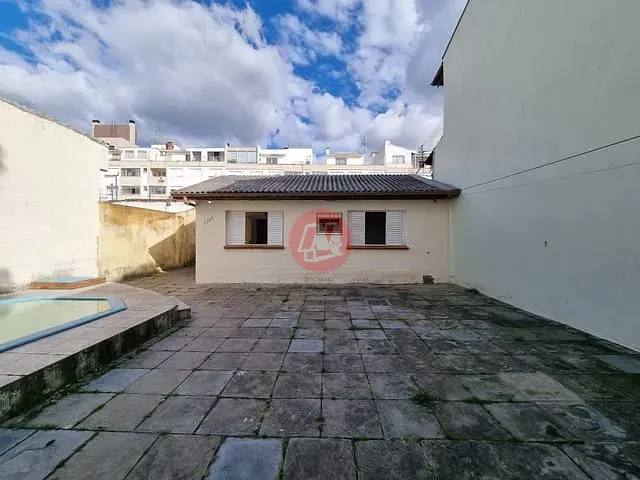 Casa com 311m², para alugar, no bairro Jardim Botânico em Porto Alegre