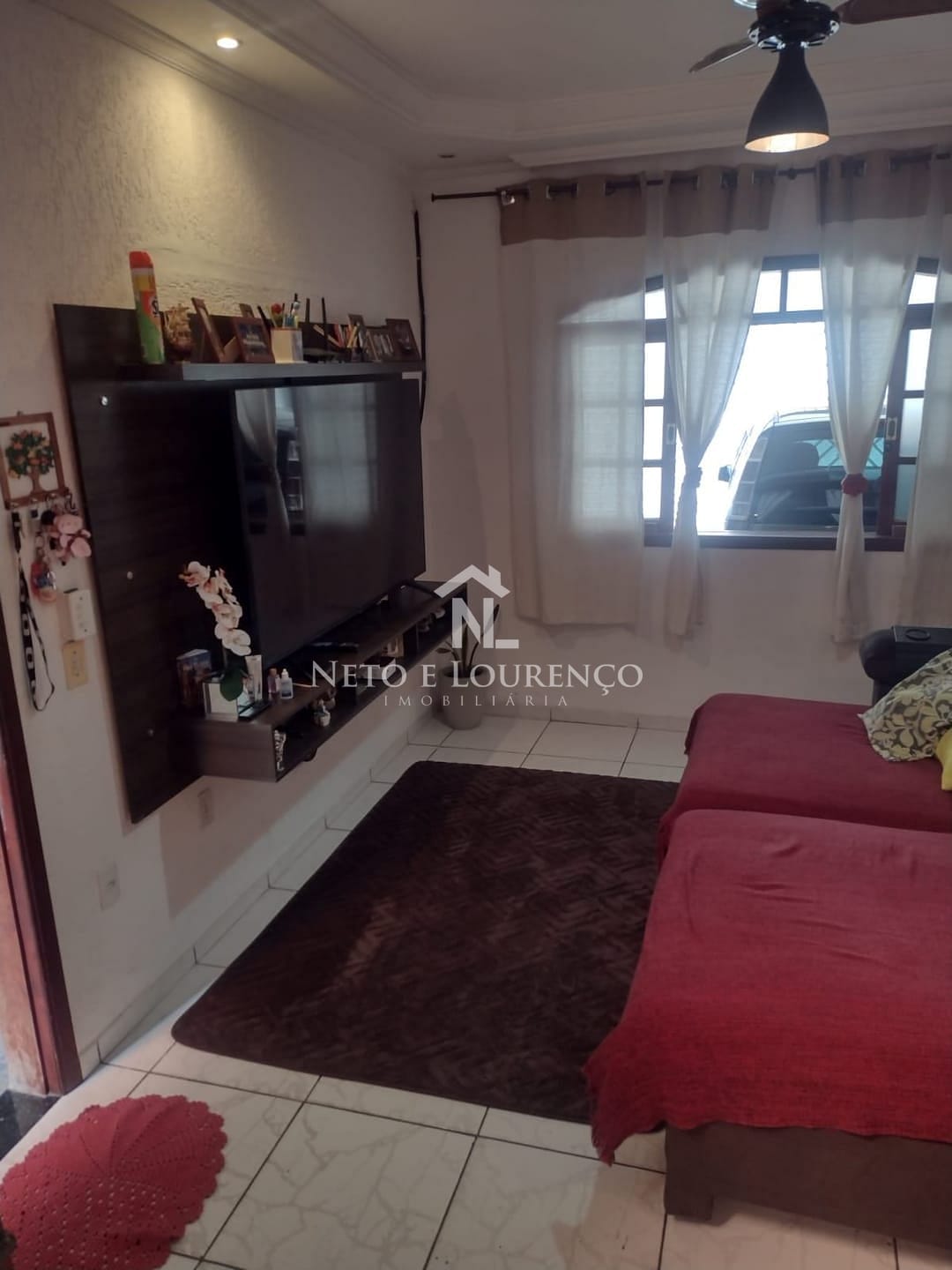 Casa à venda com 3 quartos, 205m² - Foto 1