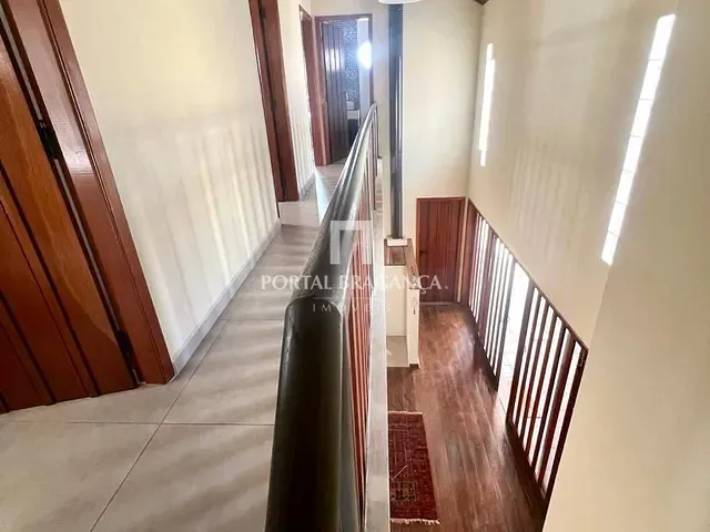 Casa com 300m² 5 quartos e 3 banheiros, à venda, no bairro Jardim Europa em Bragança Paulista