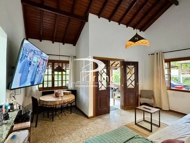 Casa com 560m² 4 quartos e 3 banheiros, para alugar, no bairro Serra Grande em Niterói