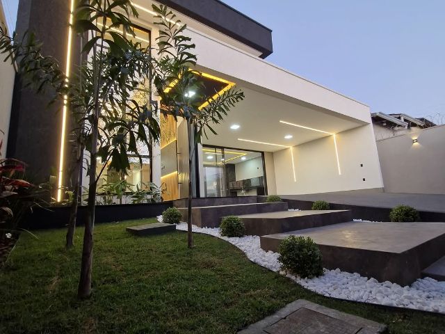 Casa com 360m² 4 quartos e 5 banheiros, à venda, no bairro Moinho dos Ventos em Goiânia