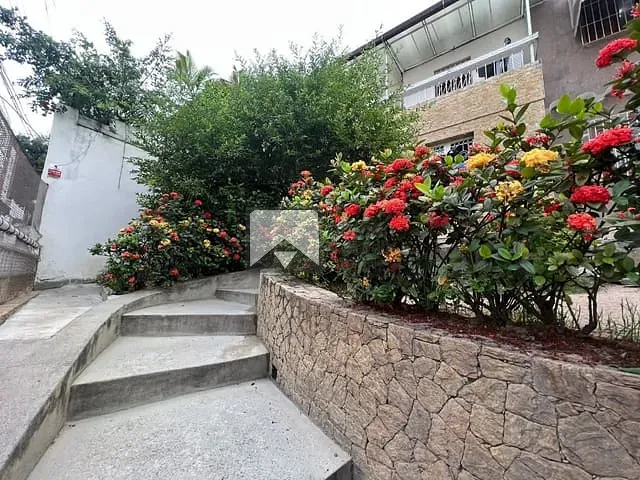 Casa com 338m² 4 quartos e 2 banheiros, à venda, no bairro Icaraí em Niterói