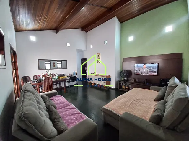 Casa com 375m² 3 quartos e 2 banheiros, à venda, no bairro Vila Resende em Caçapava