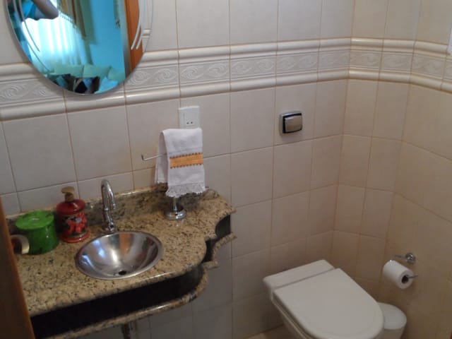 Casa com 561m² 4 quartos e 5 banheiros, à venda, no bairro Jardim Carvalho em Ponta Grossa