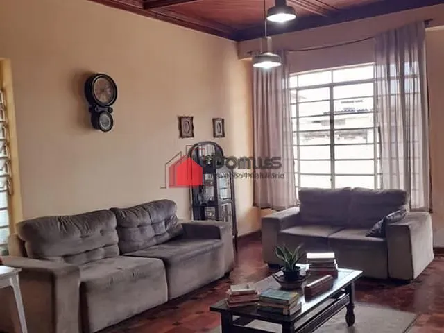 Casa com 460m², à venda, no bairro Centro em Pindamonhangaba