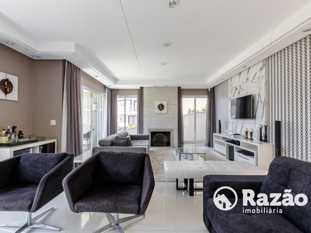 Casa com 632m² 4 quartos e 3 banheiros, à venda, no bairro Mossunguê em Curitiba