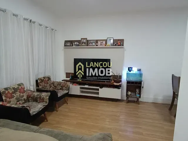 Casa com 140m² 2 quartos e 2 banheiros, à venda, no bairro Chácara Segre em Jundiaí