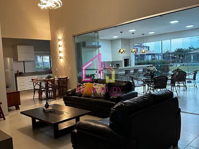 Casa com 1571m² 5 quartos e 7 banheiros, à venda, no bairro R. Rio Manso em Chapada dos Guimarães