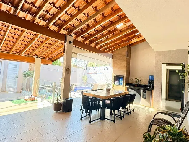 Casa com 250m² 3 quartos e 3 banheiros, à venda, no bairro Residencial Vale das Nogueiras em Americana