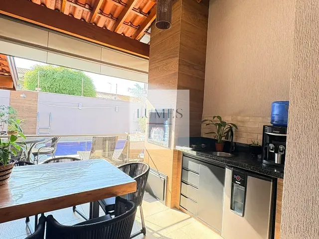 Casa com 250m² 3 quartos e 3 banheiros, à venda, no bairro Residencial Vale das Nogueiras em Americana