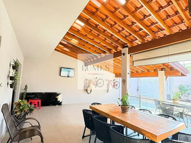 Casa com 250m² 3 quartos e 3 banheiros, à venda, no bairro Residencial Vale das Nogueiras em Americana