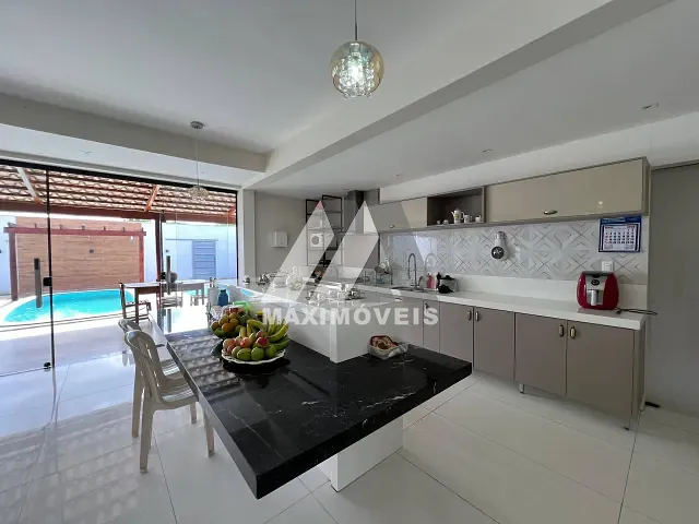 Casa 2 quartos e 2 banheiros, à venda, no bairro São Francisco em Araçuaí