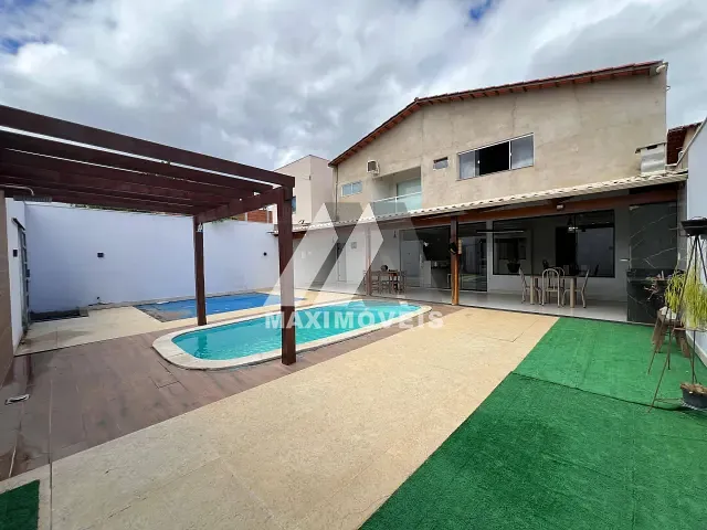 Casa 2 quartos e 2 banheiros, à venda, no bairro São Francisco em Araçuaí