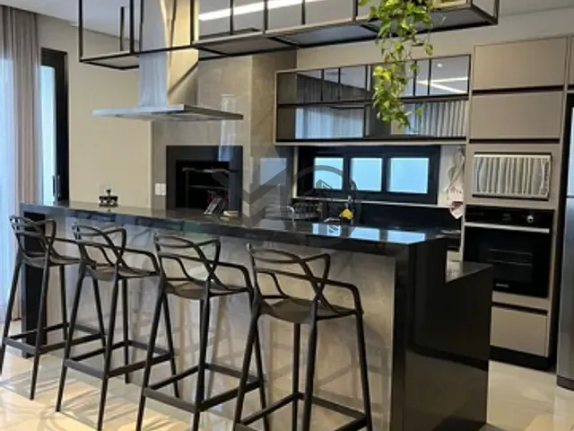 Casa com 250m² 3 quartos e 4 banheiros, à venda, no bairro Condomínio Primor das Torres em Cuiabá