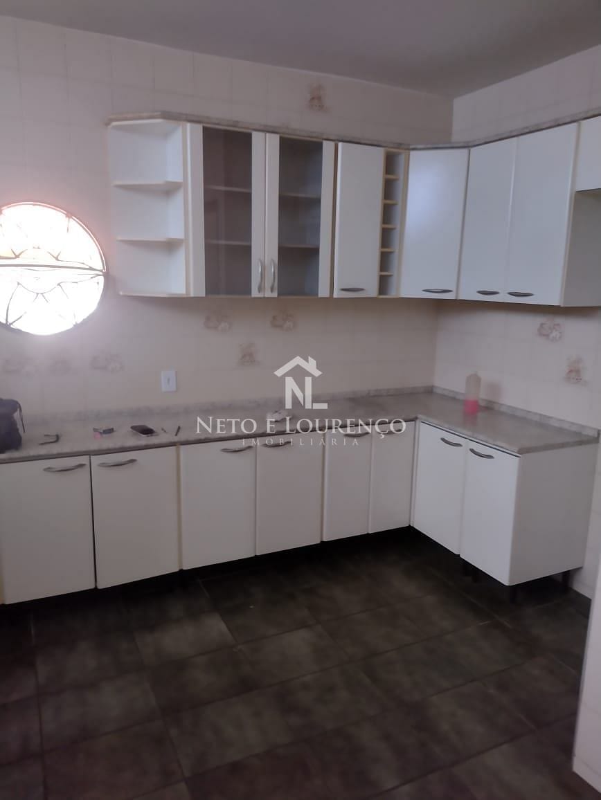 Casa à venda com 3 quartos, 144m² - Foto 4