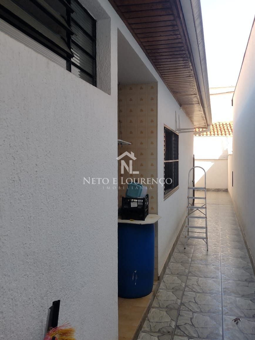 Casa à venda com 3 quartos, 144m² - Foto 2