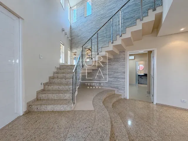 Casa com 545m² 4 quartos e 5 banheiros, à venda, no bairro Jardim Mariliza em Goiânia