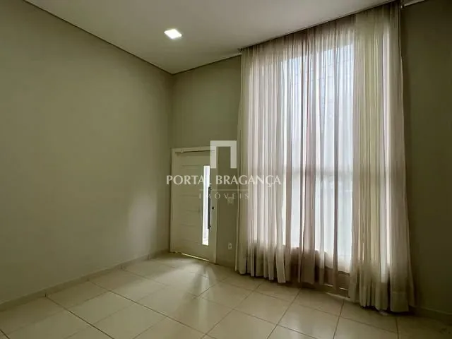 Casa com 300m² 3 quartos e 4 banheiros, à venda ou para alugar, no bairro Condomínio Residencial Mirante de Bragança em Bragança Paulista