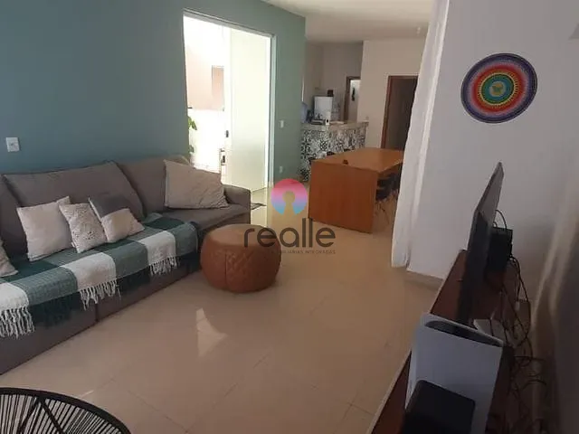 Casa com 250m² 3 quartos e 2 banheiros, à venda, no bairro Shalimar em Lagoa Santa