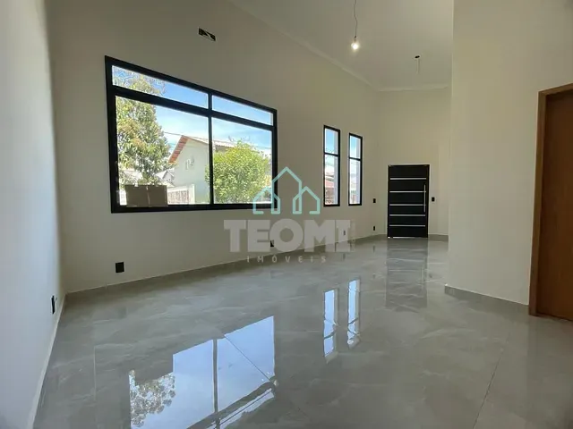 Casa com 253m² 3 quartos e 5 banheiros, à venda, no bairro Caminho Novo em Tremembé