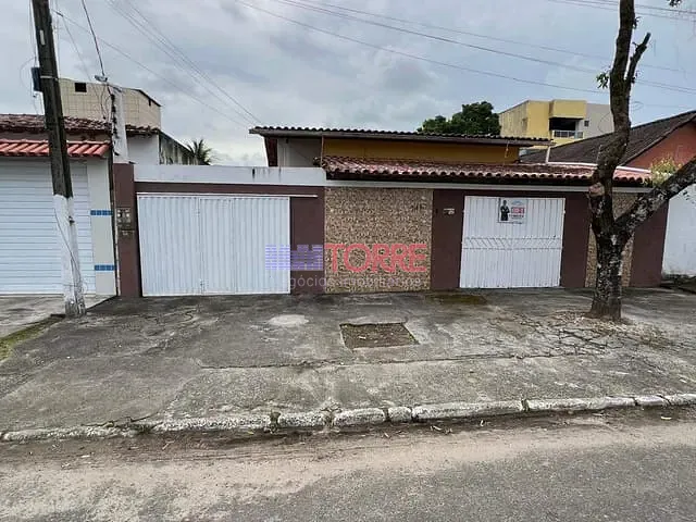 Casa 3 quartos e 2 banheiros, à venda, no bairro Jardim Savóia em Ilhéus