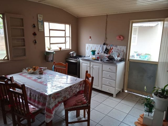 Casa com 240m² 2 quartos e 2 banheiros, à venda, no bairro Fragata em Pelotas