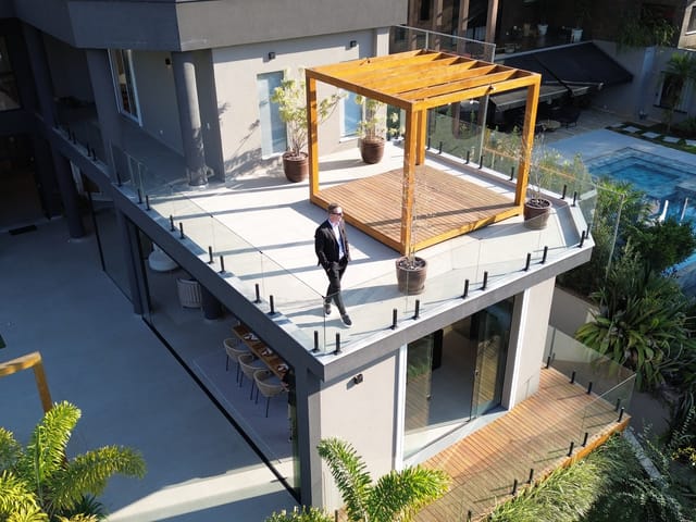 Casa com 1250m² 7 quartos e 8 banheiros, à venda, no bairro Residencial Tamboré em Barueri