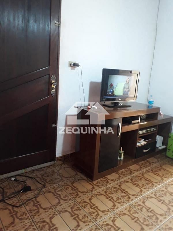 Casa à venda com 2 quartos, 71m² - Foto 5