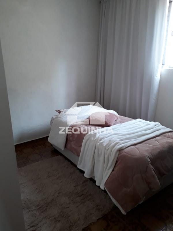 Casa à venda com 2 quartos, 71m² - Foto 4